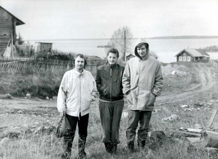 Участники экспедиции 1988 года. Деревня Щукнаволок.