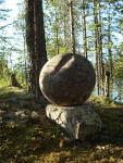 Загадочный «каменный шар» на горе Вот...