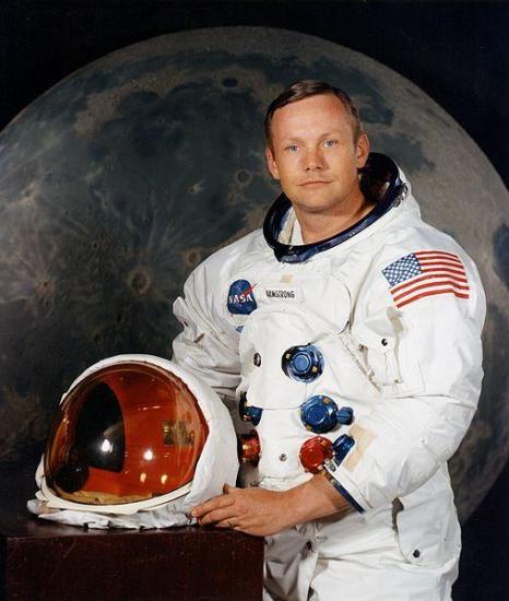 Первый человек на Луне Нил Армстронг