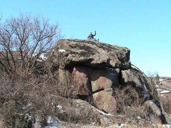 Артём оседлал каменный ящик (огромный...