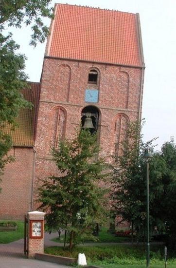 Церковь в деревне Зуурхузен.