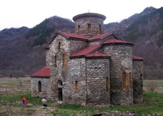 Нижнеархызский средний храм