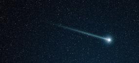 Комета из глубин вселенной летит к Земле