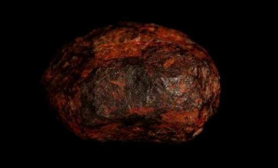 Внутри метеоритов иногда обнаруживаются неизвестные науке минералы.