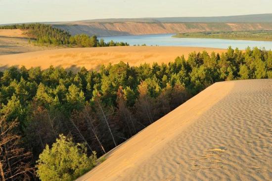 Пески-Тукуланы в Якуии в парке Ленские столбы.