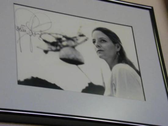 Фото с автографом американской актрис...