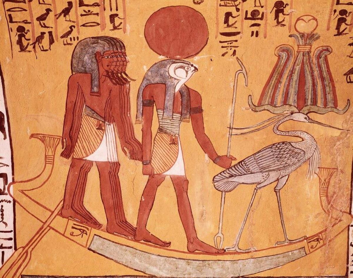 Где поклонялись богу ра. Амон-ра Бог солнца в древнем Египте. Бог ра на фресках древнего Египта. Мифология древнего Египта ра.