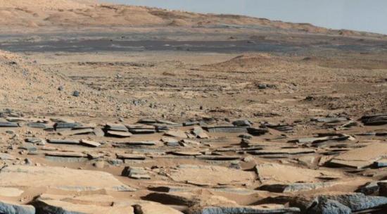 Как видно, поверхность Марса далеко не ровная.