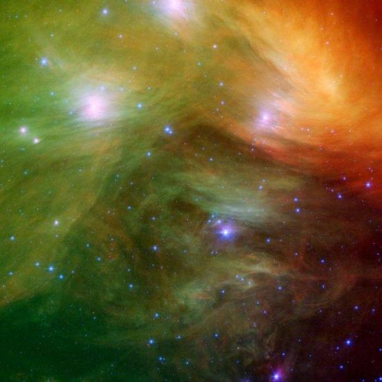Созвездие Плеяд в инфракрасном спектре.