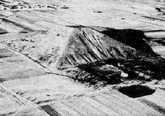 Белая пирамида. Фото американского пилота 1945-го года.