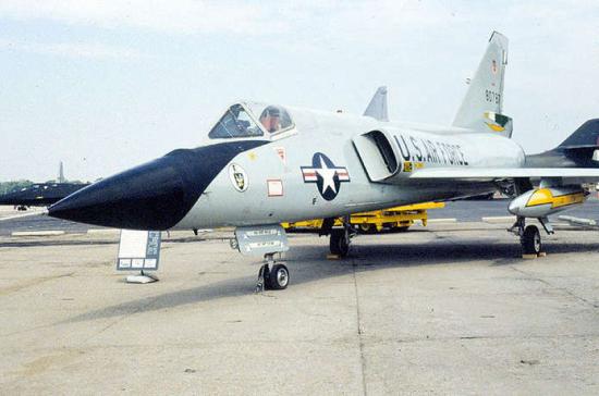 Самолет Cornfield Bomber в Национальном музее ВВС США в 2005 году.