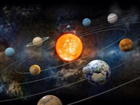 Почему орбиты планет Солнечной системы находятся в одной плоскости?