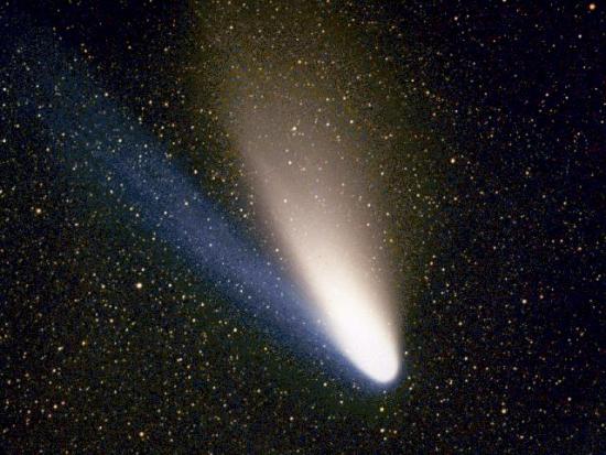 Комета C/1995 O1 (Хейла — Боппа) в 1997 году.