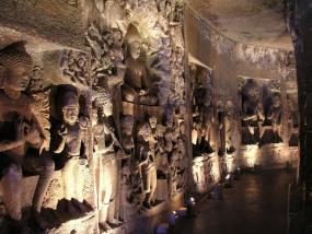 Загадочный пещерный комплекс Аджанты в Индии