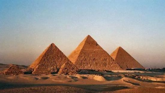 Пирамиды в Гизе.