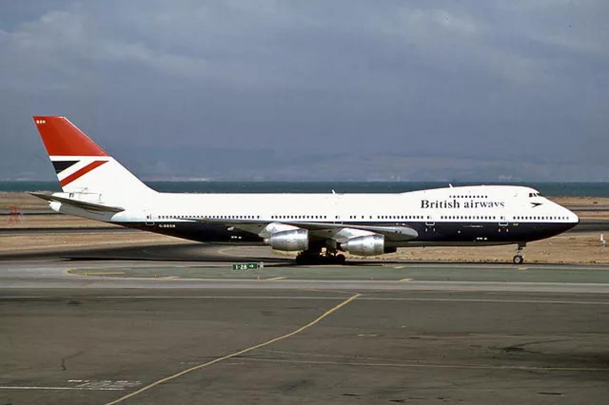Рейс 9. Боинг 747-9. British Airways Flight 9 1982. Боинг 747 вулканический пепел. Рейс 009 British Airways Джакартский инцидент.
