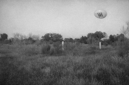 Фотография «корабля Уммо», опубликованная 1 июня 1967 года. На нижней поверхности — характерный знак