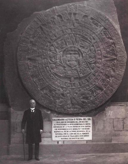 Фотография солнечного камня 1910 года с (тогдашним президентом) Порфирио Диасом.