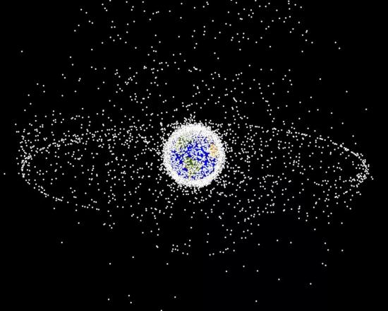 Компьютерная модель распределения космических объектов в околоземном пространстве, согласно описанию NASA 95 % из них являются мусором.