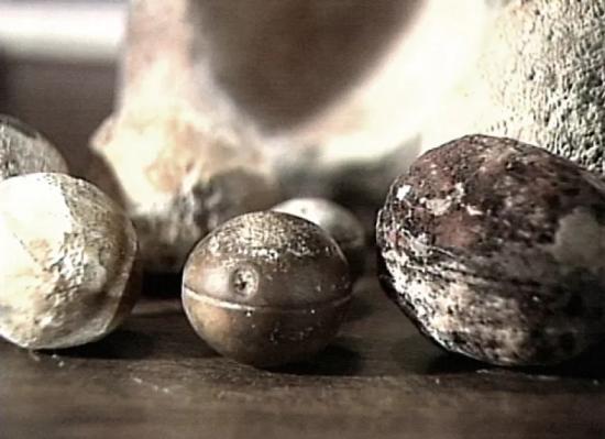 Металлические шары из Южной Африки.