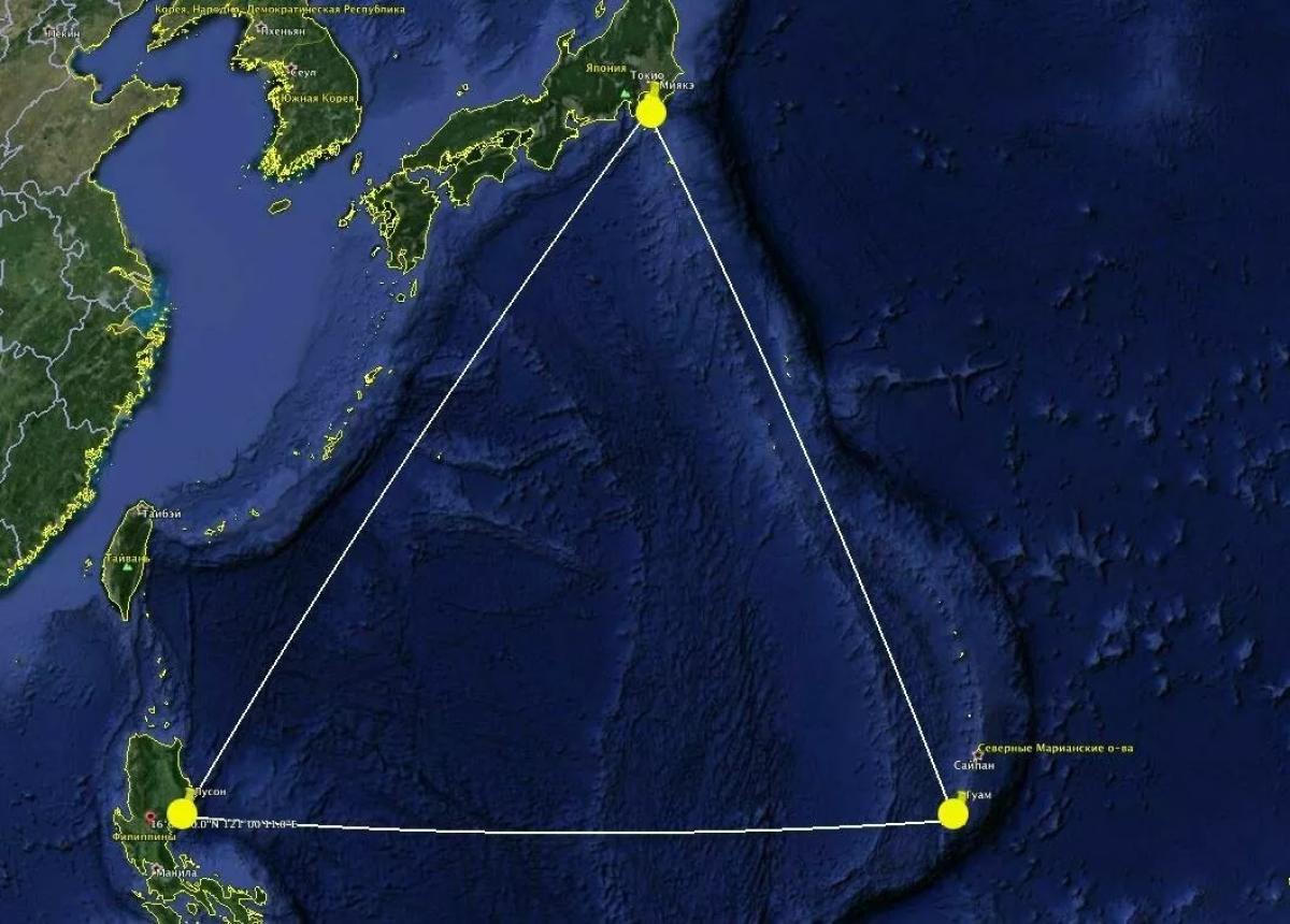 Юго восточный тихий океан. Треугольник в океане Бермудский. Треугольник дьявола в тихом океане. Атлантический океан Бермудский треугольник. Море дьявола Бермудский треугольник.