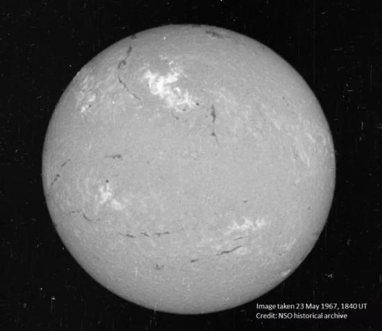 Изображение Солнца, полученное 23 мая 1967 года.