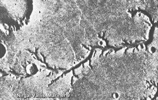 Фото долин Нергала на Марсе, полученное орбитальным КА Mariner 9.