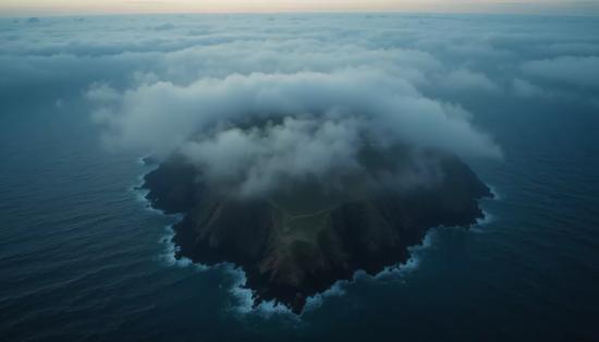 Остров-призрак в тумане.