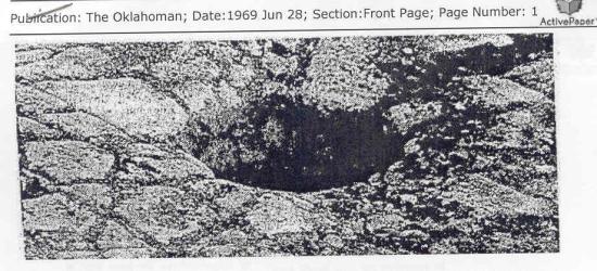 Одна из странных дыр, найденных на мозаичном полу.