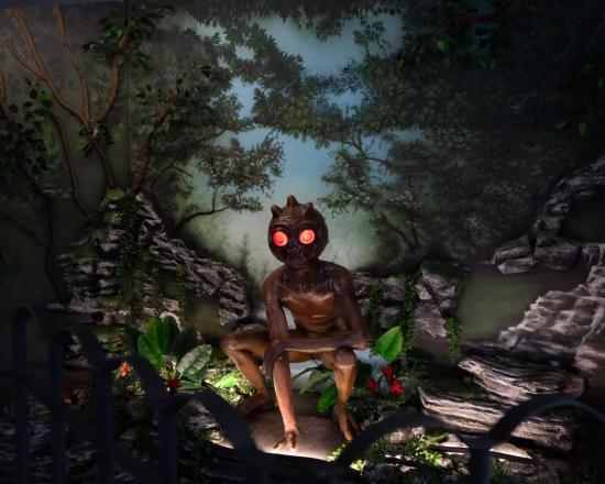 Статуя «ET de Varginha» в городском музее внеземных цивилизаций.