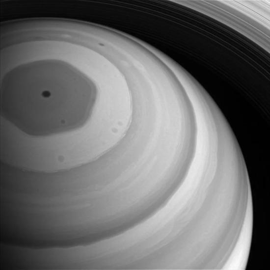 Фото, сделанное «Кассини» 9 сентября 2016 года