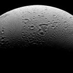 Энцелад — спутник Сатурна.