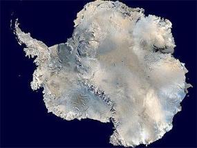 В Антарктике подо льдом клокочет вулкан