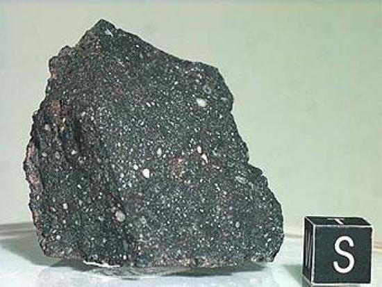 Фрагмент метеорита Мурчисон. Фото из ...