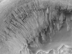 Ученые разглядели таяние ледников в прошлом Марса 