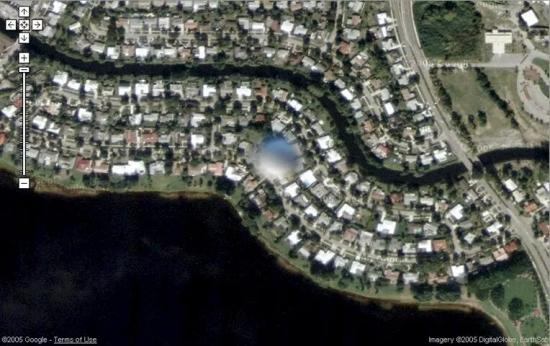 Непонятный объект на карте Флориды в Google Earth.