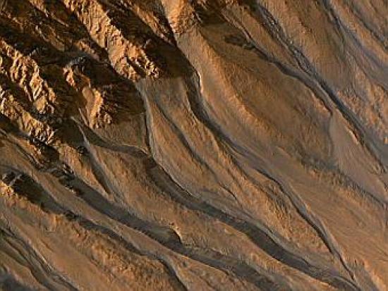 Овраги на Марсе. Фото NASA/JPL