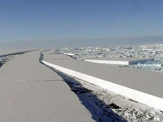 	  Разрушающийся ледник Уилкинса. Фот...