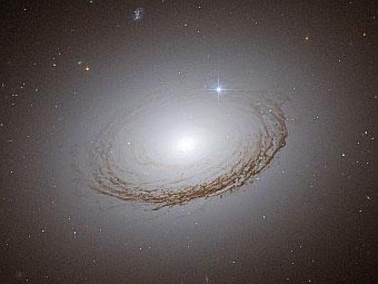 	  Фотография NGC 7049, сделанная тел...
