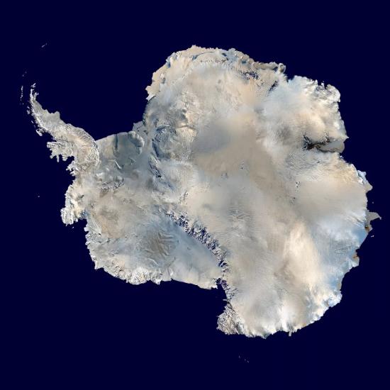 Вид на Антарктиду со спутника.