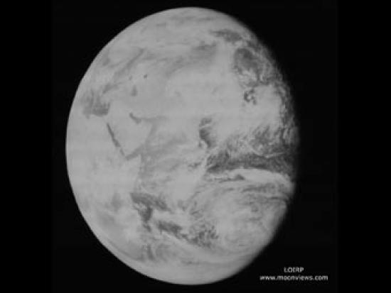 Снимок Земли, сделанный аппаратом "Лу...