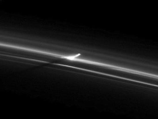 Кольцо F Сатурна. Фото NASA/Cassini