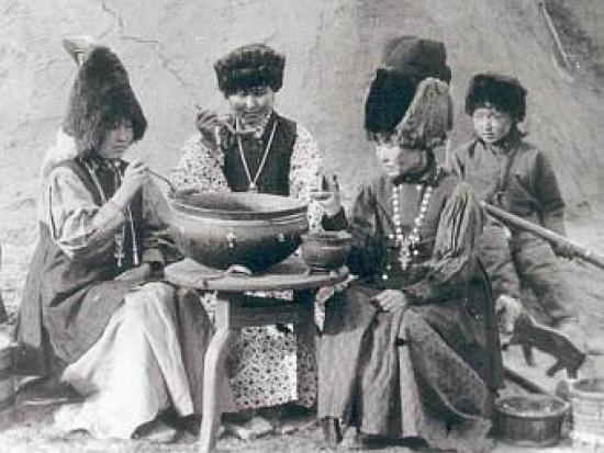 Якутская семья. Фото 1917 года