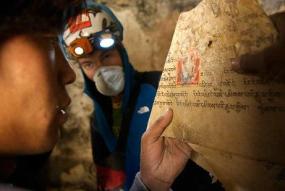 В тибетских пещерах обнаружены древние рукописи
