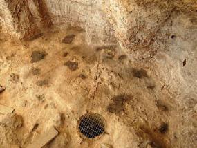 Ученые обнаружили пещерные спальни неандертальцев