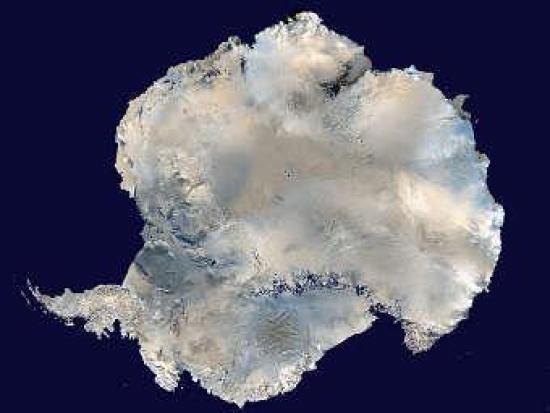 Антарктида со спутника. Фото NASA