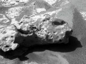 Марсоход "Оппортьюнити" нашел шестой железный метеорит