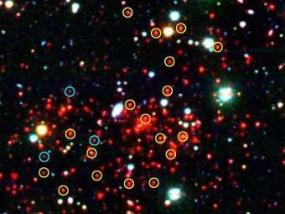 Астрономы нашли гигантское удаленное скопление галактик