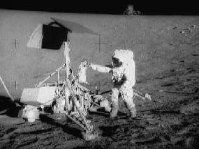 Кратеры на Марсе назвали в честь лунной миссии "Аполлон-12"