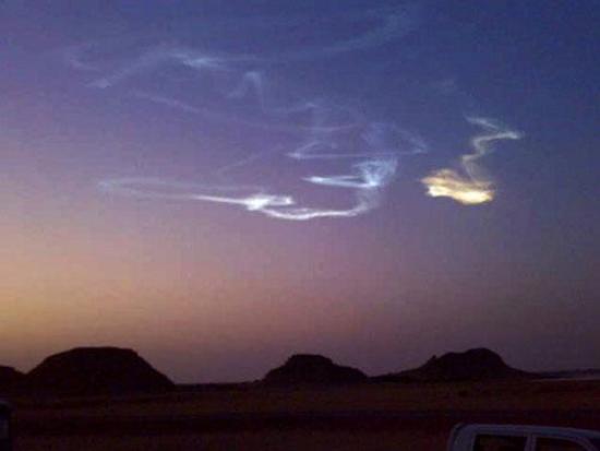 След метеорита в суданском небе (фото...